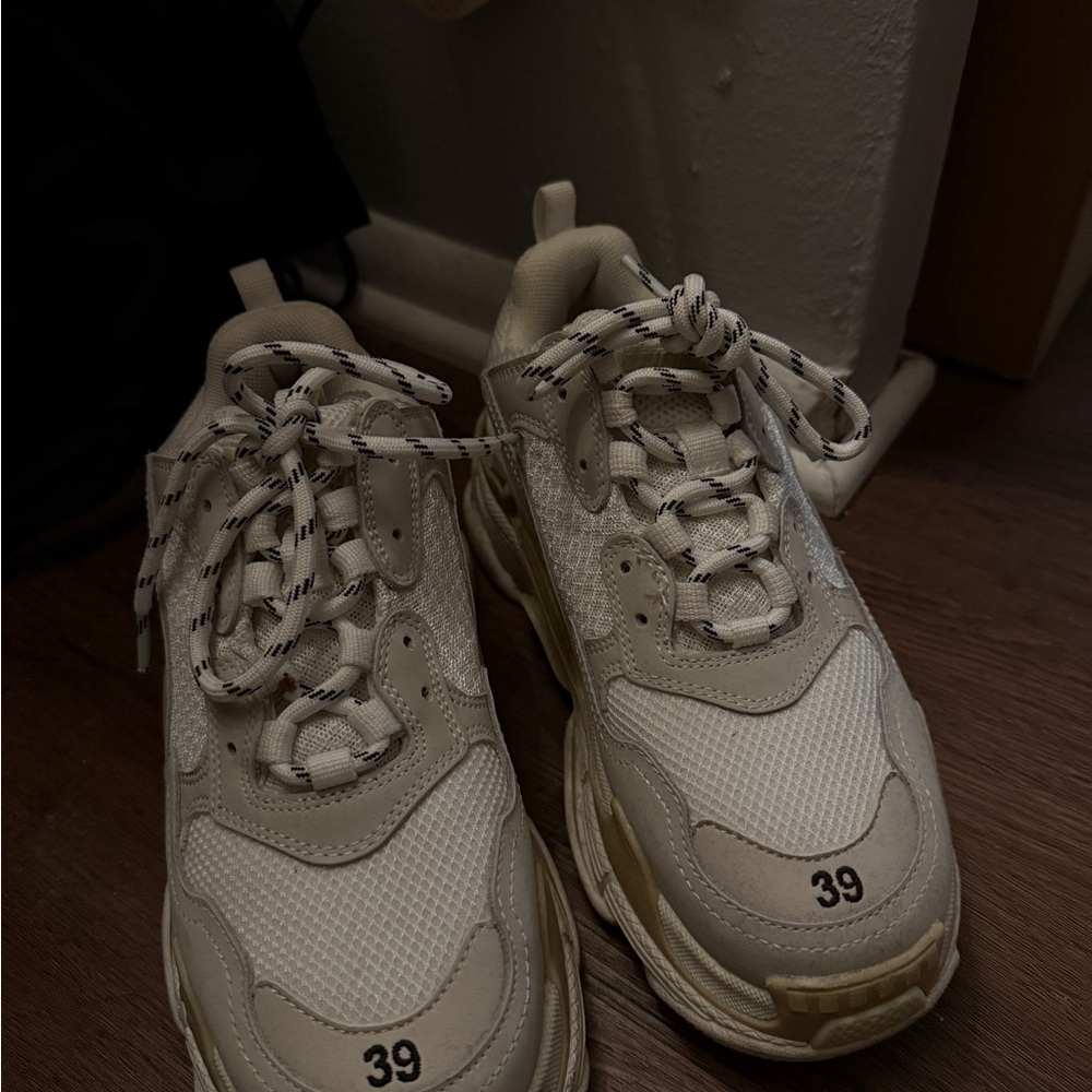 Balenciaga Triple S Unisex Sneakers - Picture 3 of 5